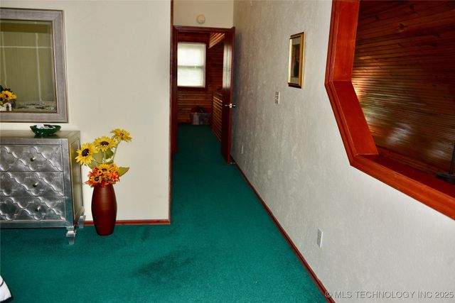 1409 N 5th Street, Henryetta, OK 74437