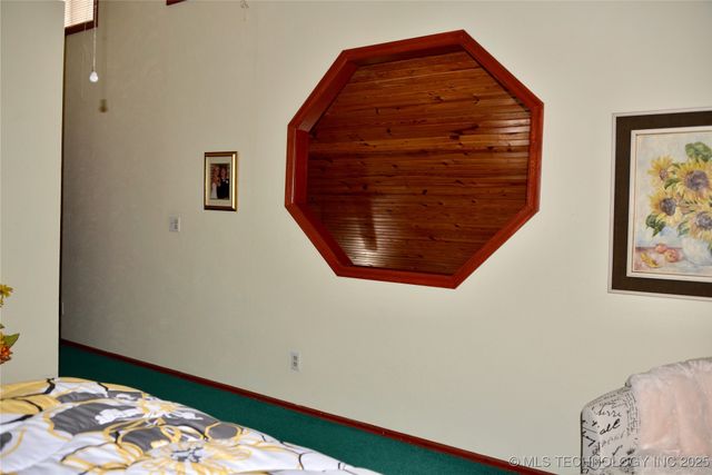 1409 N 5th Street, Henryetta, OK 74437