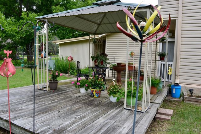 1409 N 5th Street, Henryetta, OK 74437