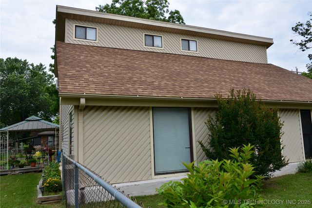 1409 N 5th Street, Henryetta, OK 74437