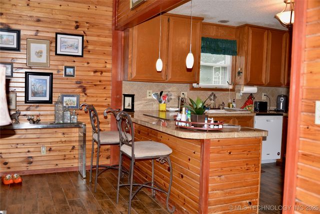 1409 N 5th Street, Henryetta, OK 74437