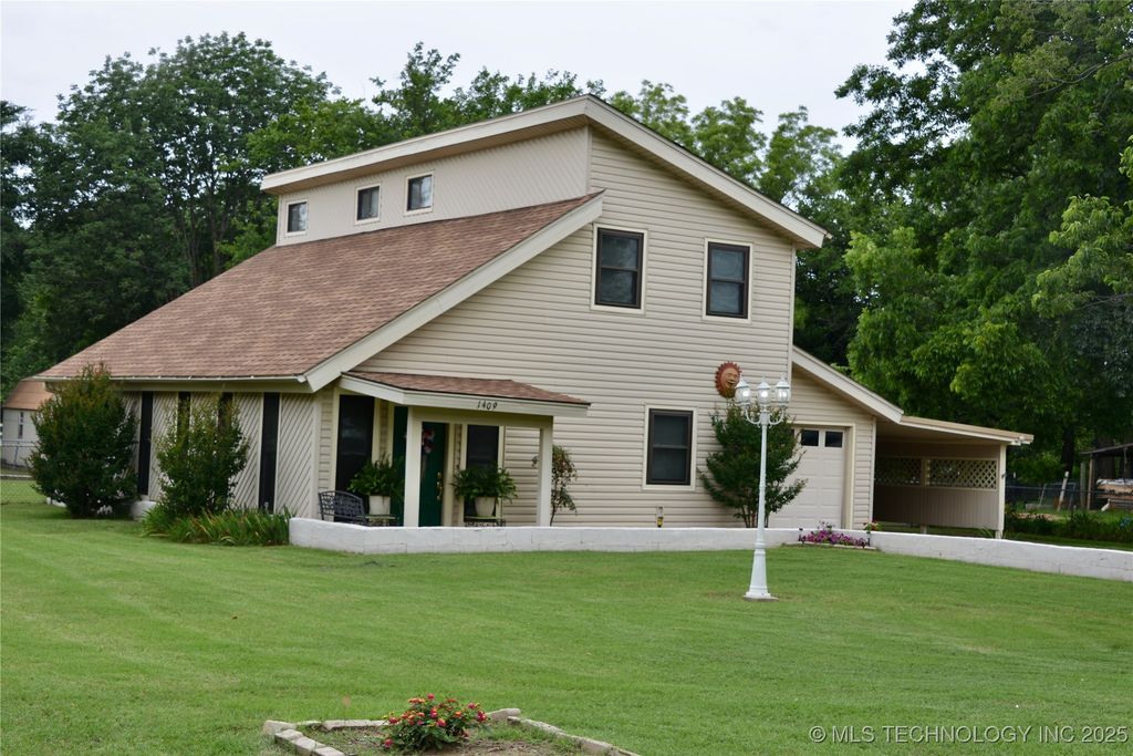 1409 N 5th Street, Henryetta, OK 74437