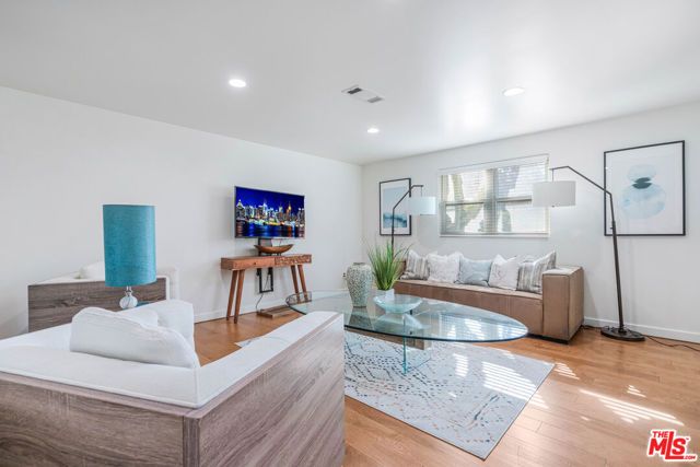 3718 S Barrington Avenue, Los Angeles, CA 90066