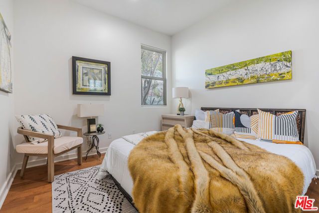 3718 S Barrington Avenue, Los Angeles, CA 90066