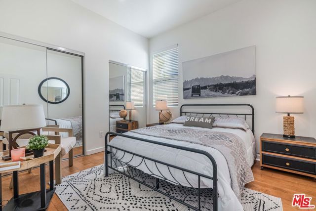 3718 S Barrington Avenue, Los Angeles, CA 90066