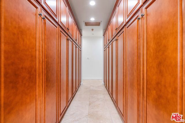 3718 S Barrington Avenue, Los Angeles, CA 90066