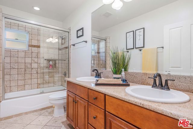 3718 S Barrington Avenue, Los Angeles, CA 90066