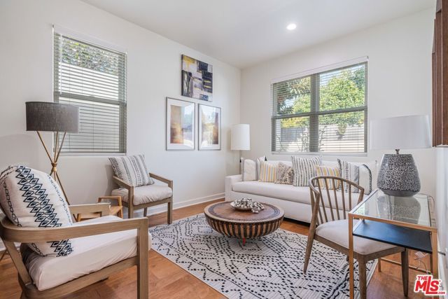 3718 S Barrington Avenue, Los Angeles, CA 90066