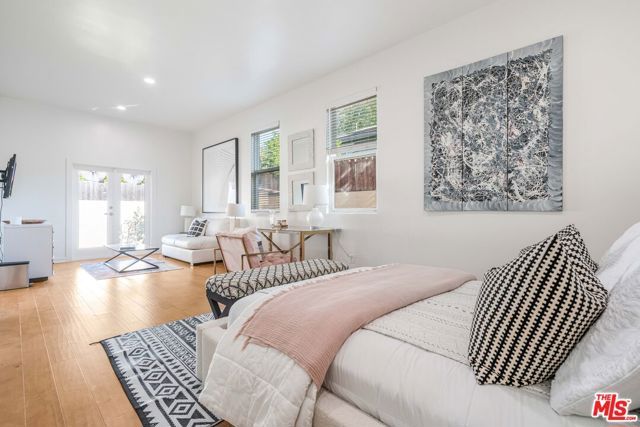 3718 S Barrington Avenue, Los Angeles, CA 90066