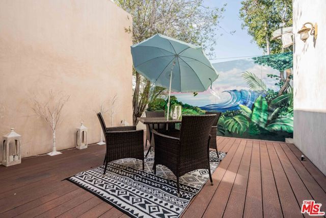 3718 S Barrington Avenue, Los Angeles, CA 90066