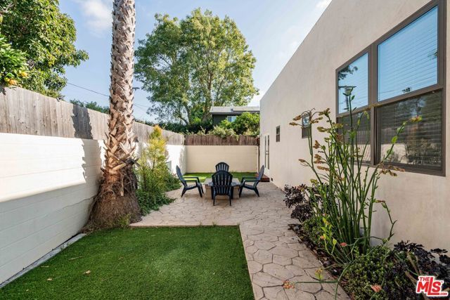 3718 S Barrington Avenue, Los Angeles, CA 90066