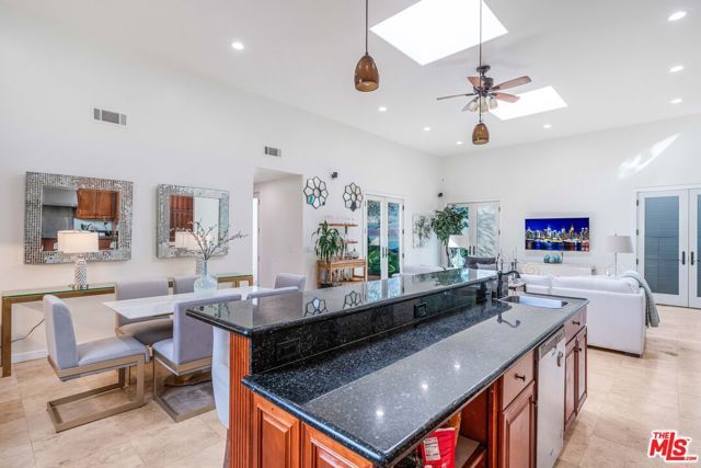 3718 S Barrington Avenue, Los Angeles, CA 90066