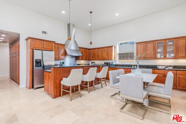 3718 S Barrington Avenue, Los Angeles, CA 90066