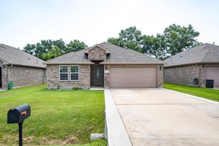 713 S 6th Street, La Porte, TX 77571