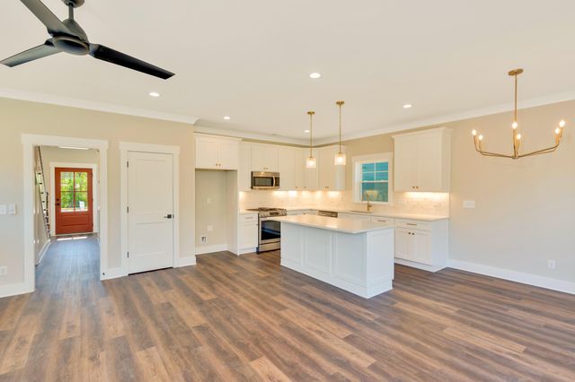 1360 Thomas Avenue, Chattanooga, TN 37409