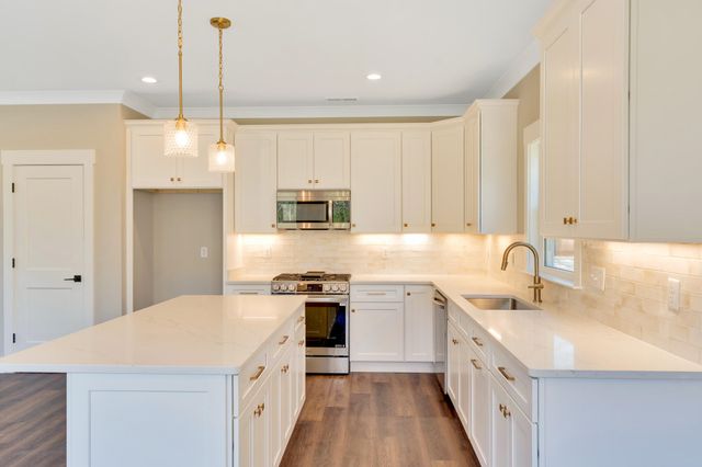 1360 Thomas Avenue, Chattanooga, TN 37409