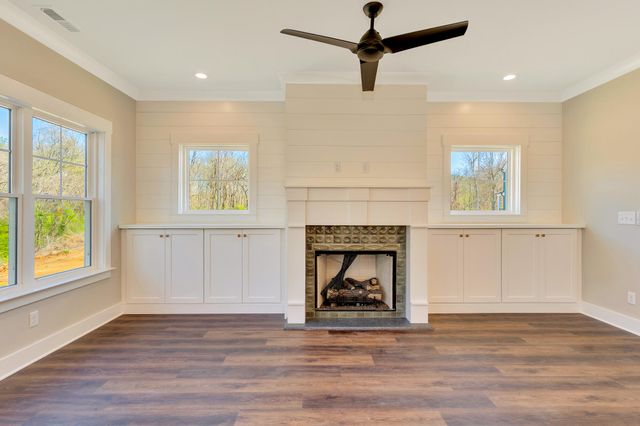 1360 Thomas Avenue, Chattanooga, TN 37409