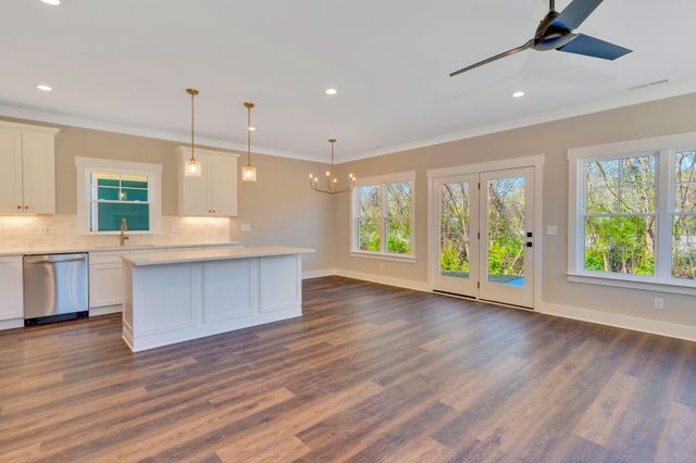 1360 Thomas Avenue, Chattanooga, TN 37409