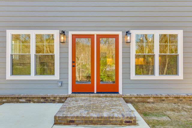 1360 Thomas Avenue, Chattanooga, TN 37409