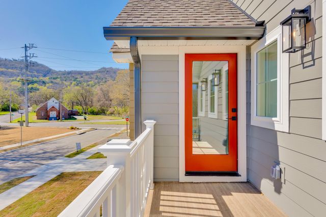 1360 Thomas Avenue, Chattanooga, TN 37409