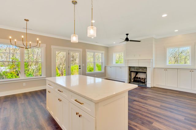 1360 Thomas Avenue, Chattanooga, TN 37409