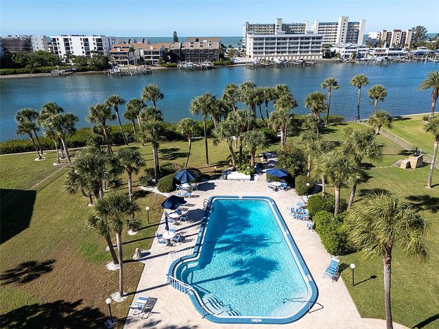 10215 REGAL 15, Largo, FL 33774