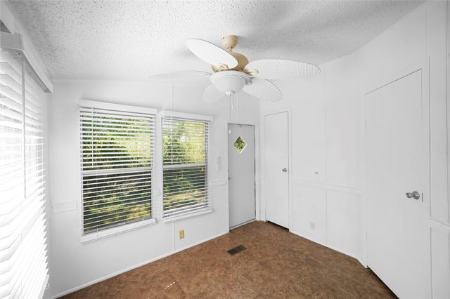 3614 College Street, Damon, TX 77430