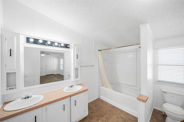 3614 College Street, Damon, TX 77430