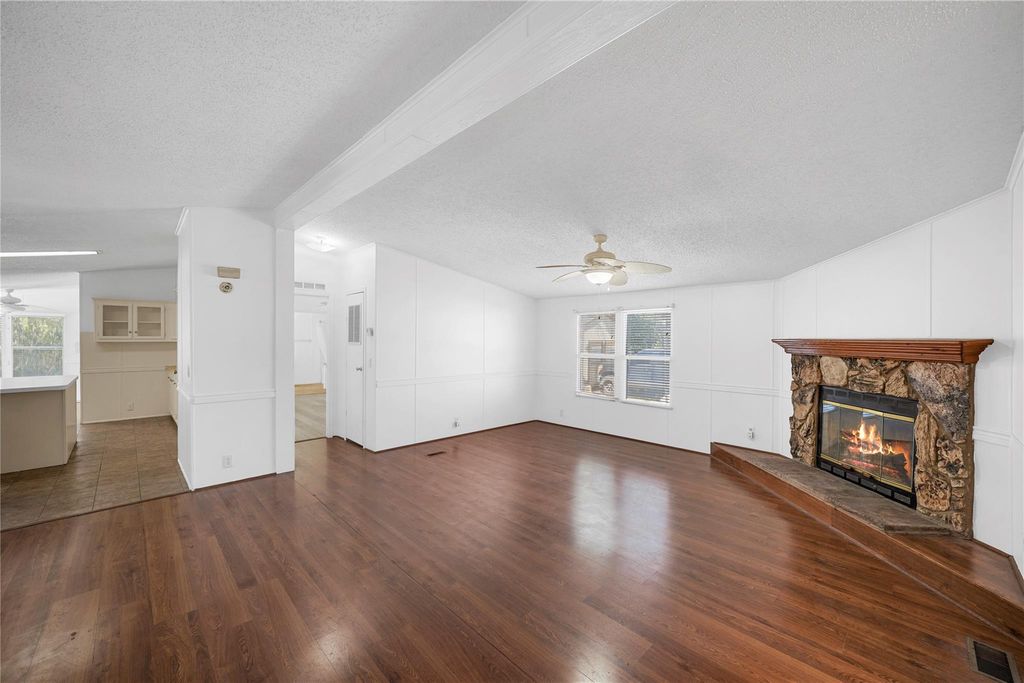 3614 College Street, Damon, TX 77430