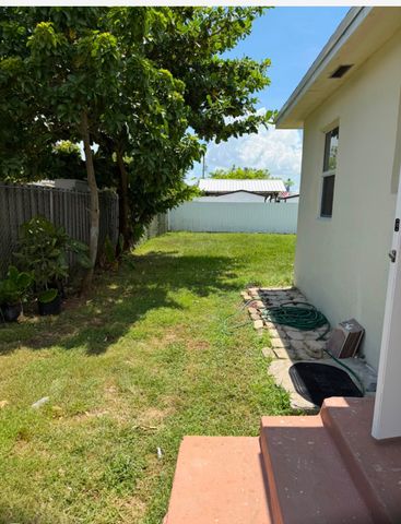 10480 SW 181st Terrace, Miami, FL 33157