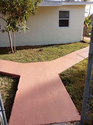 10480 SW 181st Terrace, Miami, FL 33157
