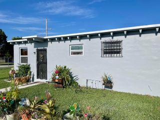 10480 SW 181st Terrace, Miami, FL 33157