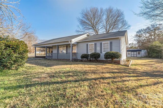 2730 33rd Avenue NE, Hickory, NC 28601