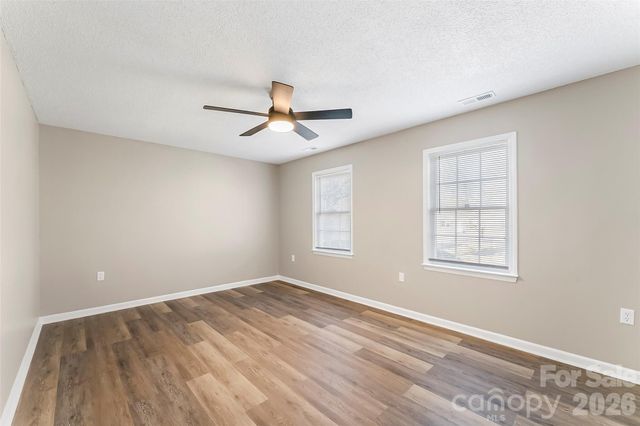 2730 33rd Avenue NE, Hickory, NC 28601