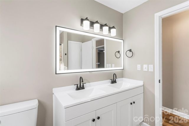 2730 33rd Avenue NE, Hickory, NC 28601