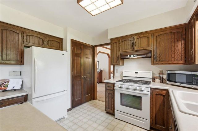 3614 Rolling Hill Drive, Middleton, WI 53562