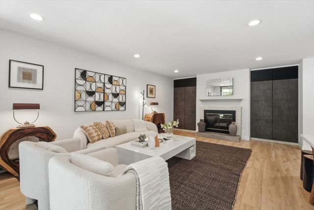 1963 Rock Street 27, Mountain View, CA 94043
