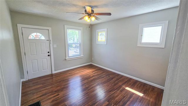 4706 Tesson Street, St Louis, MO 63116
