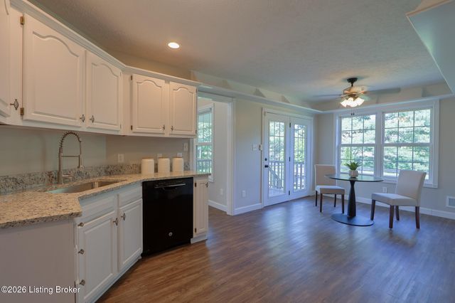 110 Jade Dr, Shepherdsville, KY 40165