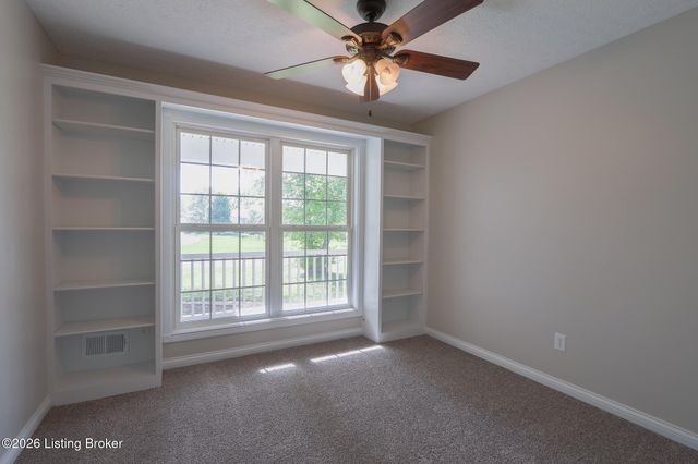 110 Jade Dr, Shepherdsville, KY 40165