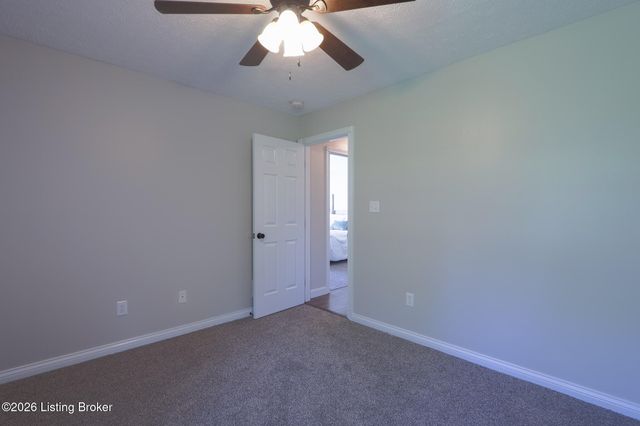 110 Jade Dr, Shepherdsville, KY 40165