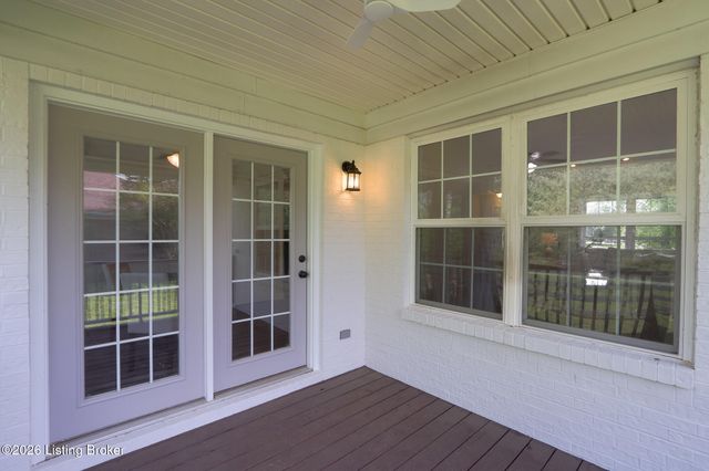 110 Jade Dr, Shepherdsville, KY 40165