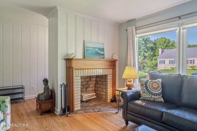 304 Bona Rd, Knoxville, TN 37914