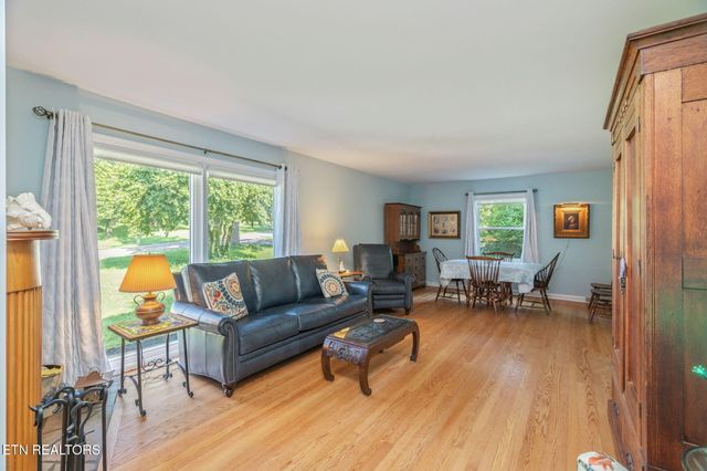 304 Bona Rd, Knoxville, TN 37914