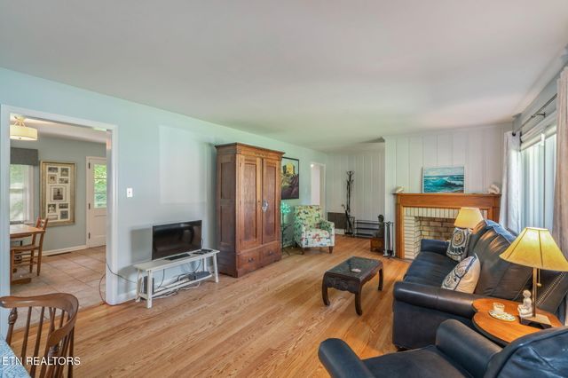 304 Bona Rd, Knoxville, TN 37914