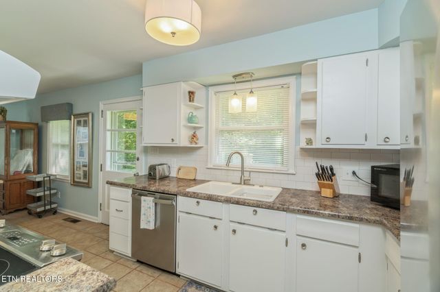 304 Bona Rd, Knoxville, TN 37914