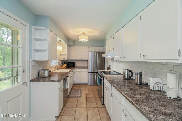 304 Bona Rd, Knoxville, TN 37914