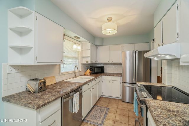 304 Bona Rd, Knoxville, TN 37914