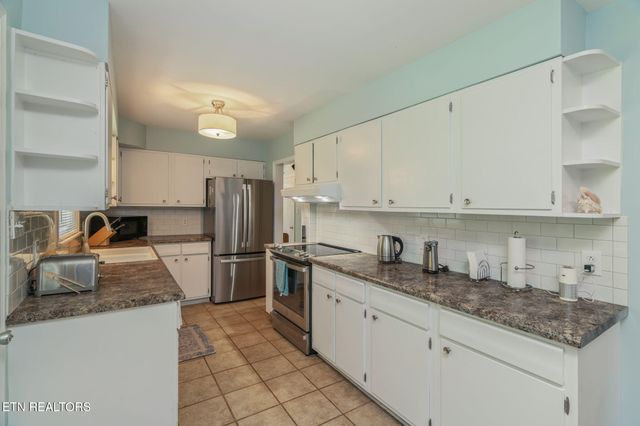 304 Bona Rd, Knoxville, TN 37914