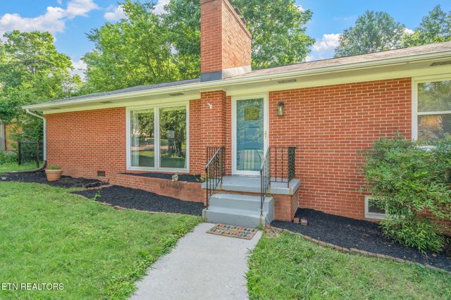 304 Bona Rd, Knoxville, TN 37914